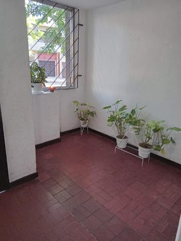 Departamento de dos ambientes con patio