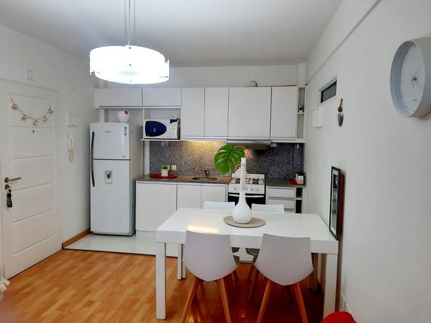 ALQUILER.TEMP.MONOAMB.LUMINOSO CONTRAFRENTE 3° piso