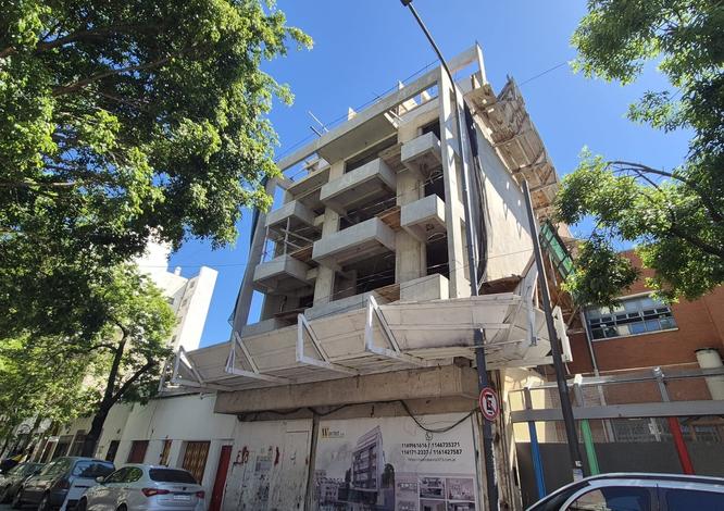 Monoambiente amplio con Balcon en construccion- Boedo